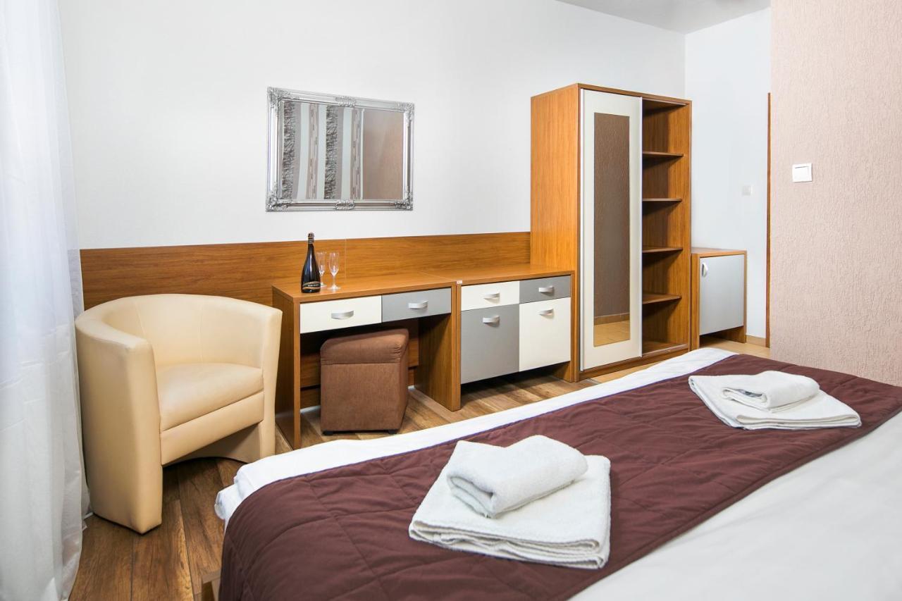 Aqua & Wellness Resort Alzbeta Липтовски-Микулаш Экстерьер фото