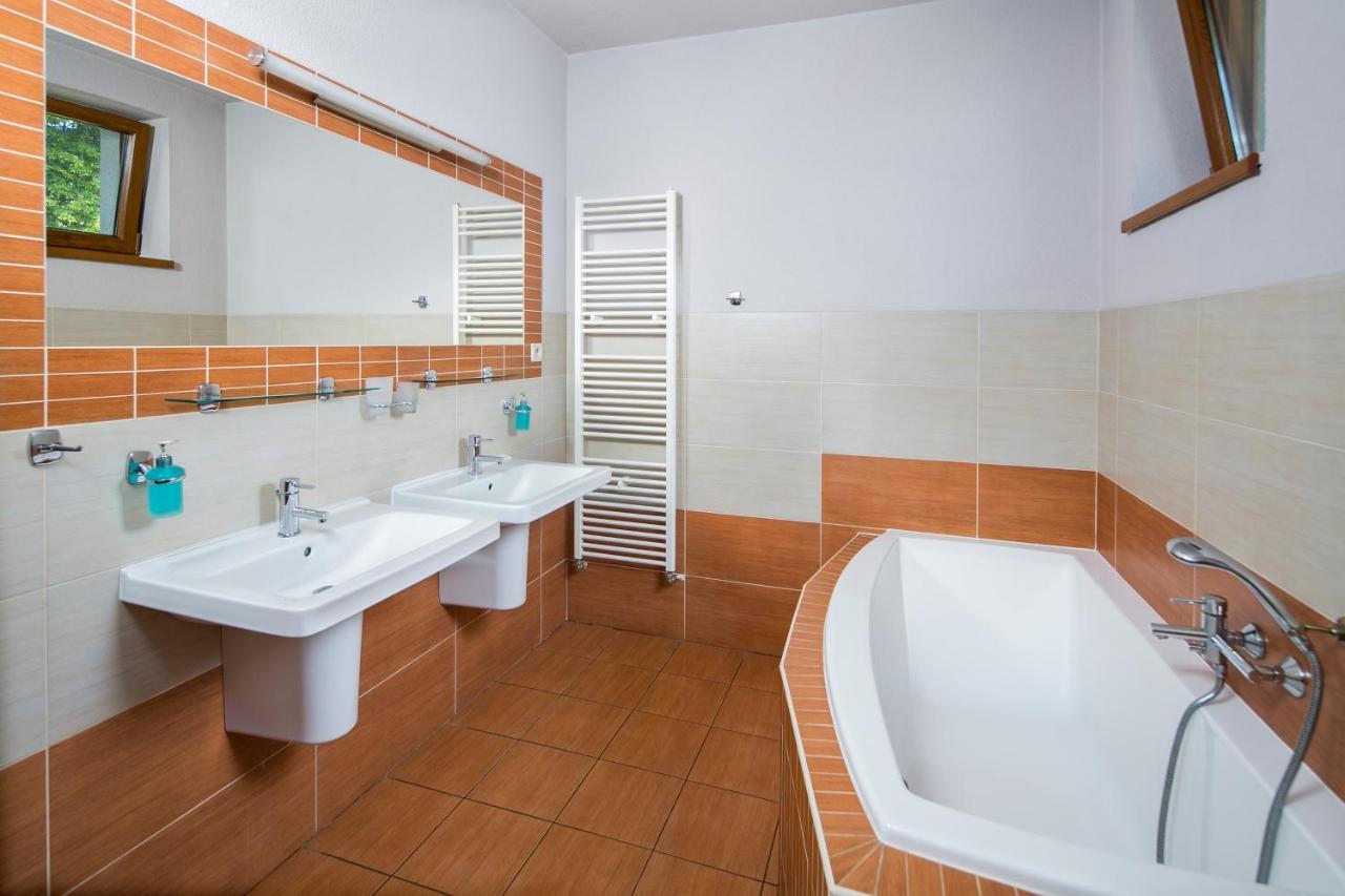 Aqua & Wellness Resort Alzbeta Липтовски-Микулаш Экстерьер фото